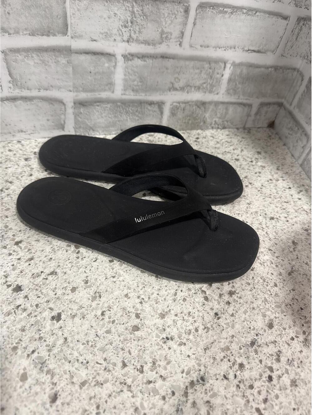 Lululemon Black Flip Flops Sandals
